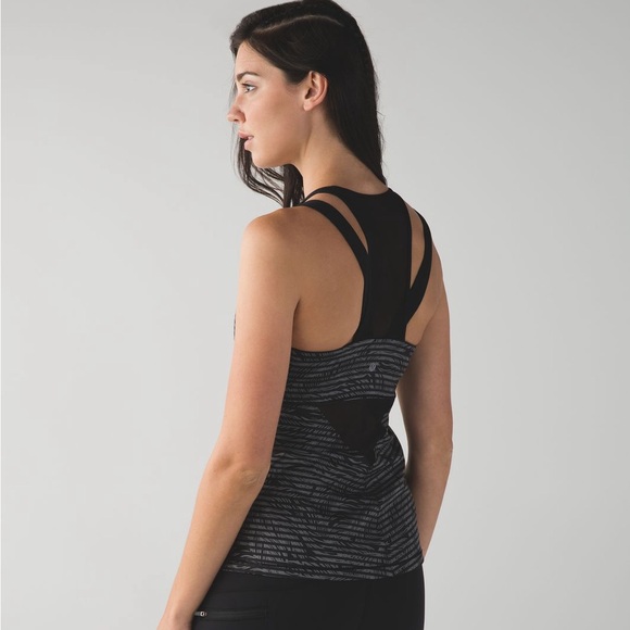 Lululemon Running In The City Tank - Picture 6 of 13